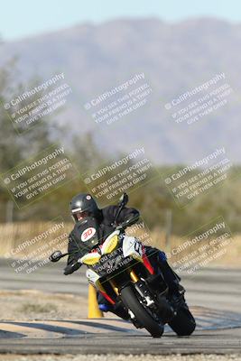 media/Dec-01-2025-Moto Forza (Mon) [[2daa91e15f]]/2-Intermediate Group/Session 3 (Turn 3)/